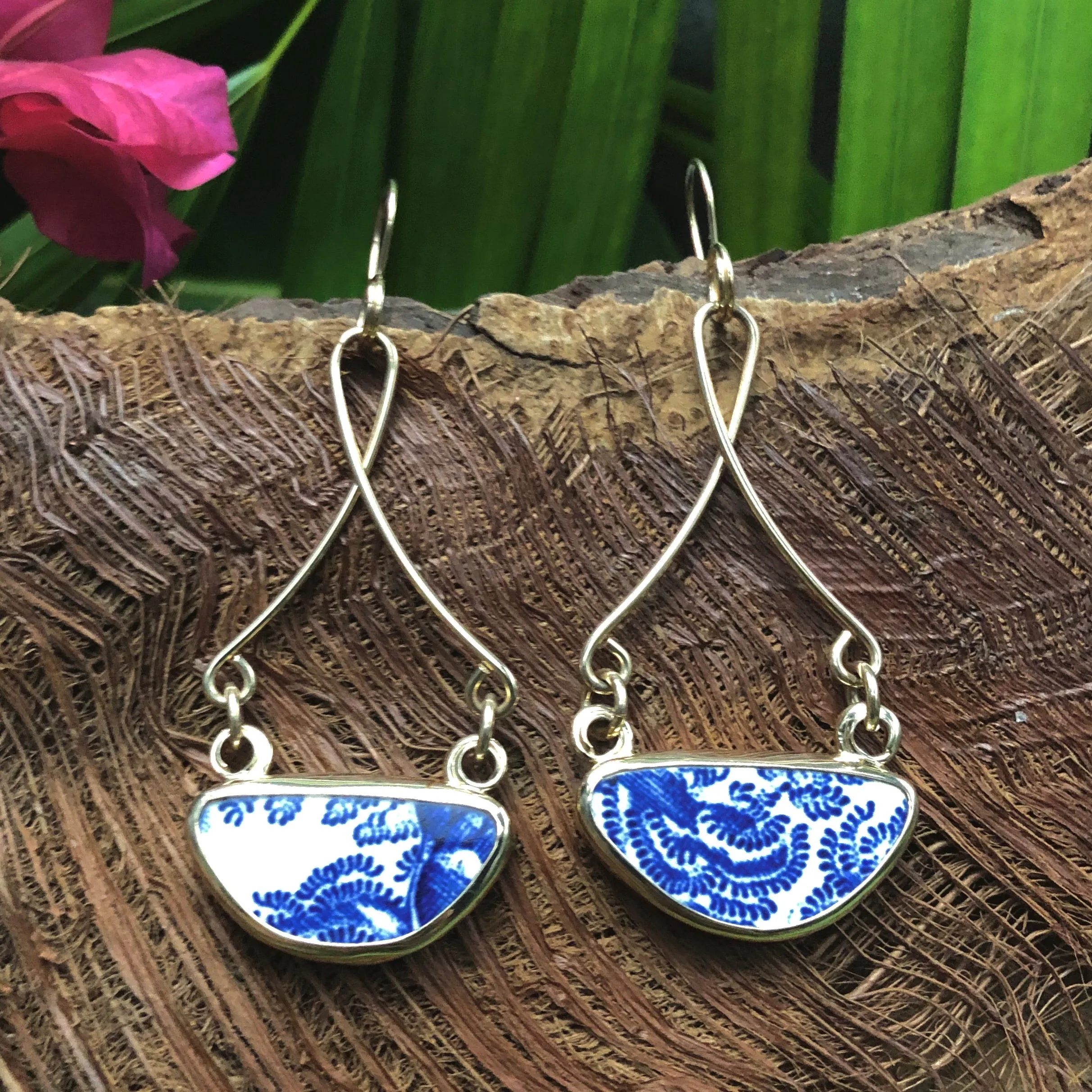 Fabulous Fans 14k Gold Vessel Chaney Earrings