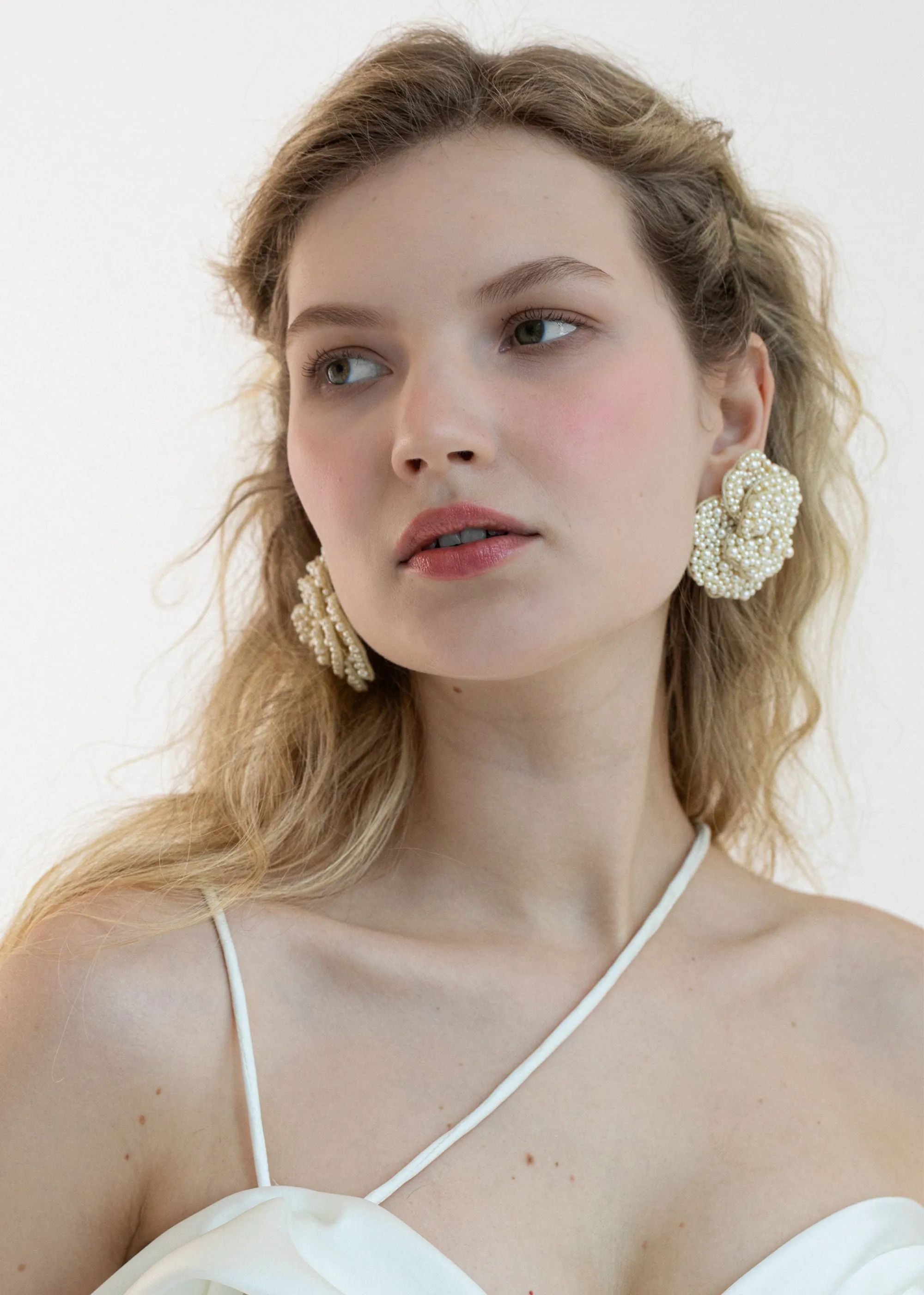 Muriel Earrings -- Pearl