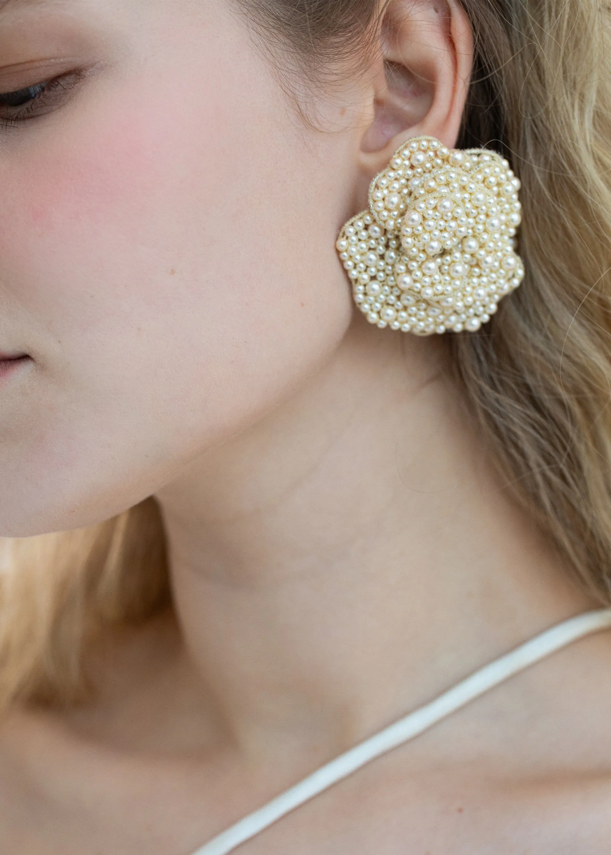 Muriel Earrings -- Pearl