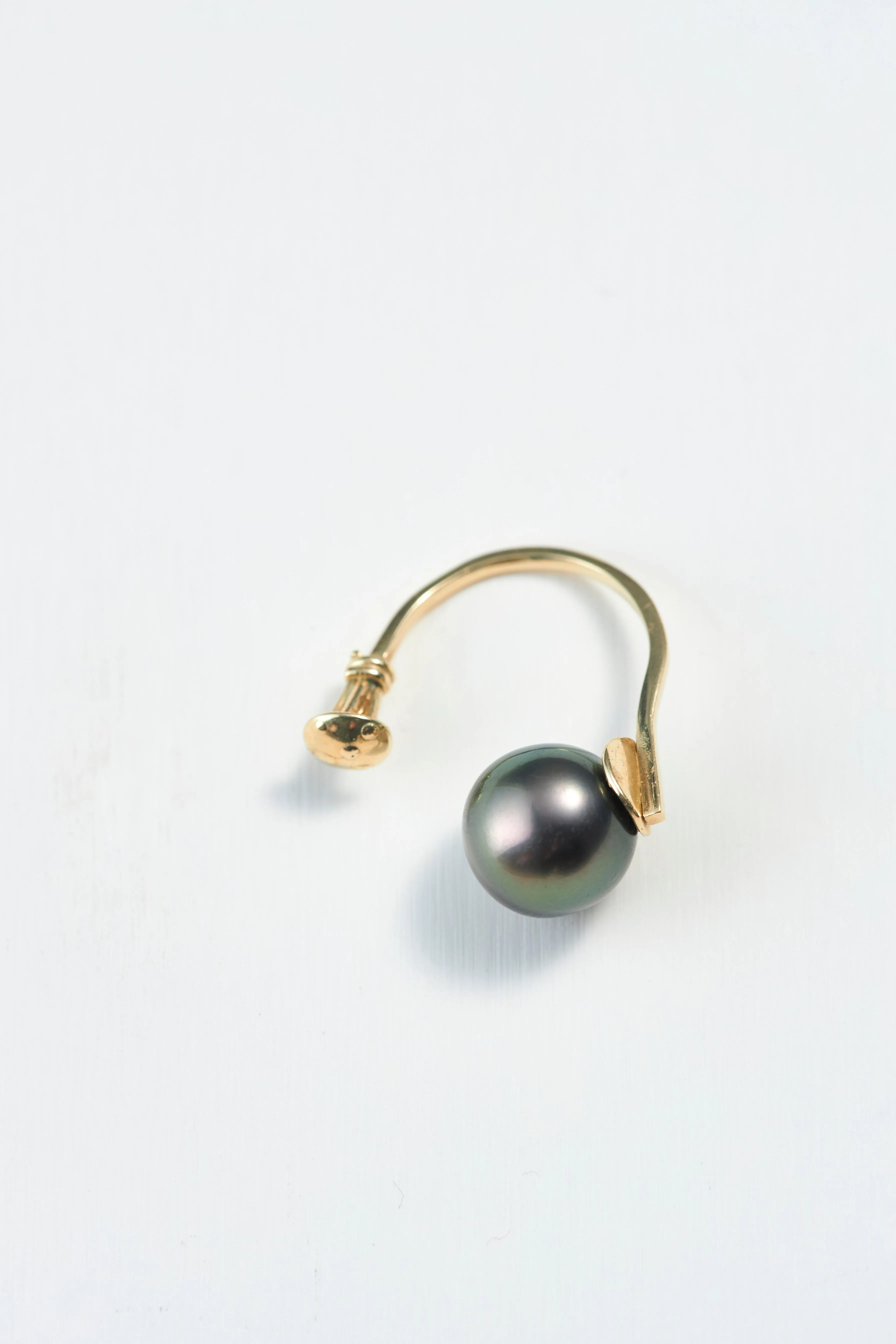 Paper moon Ring -Tahitian pearl
