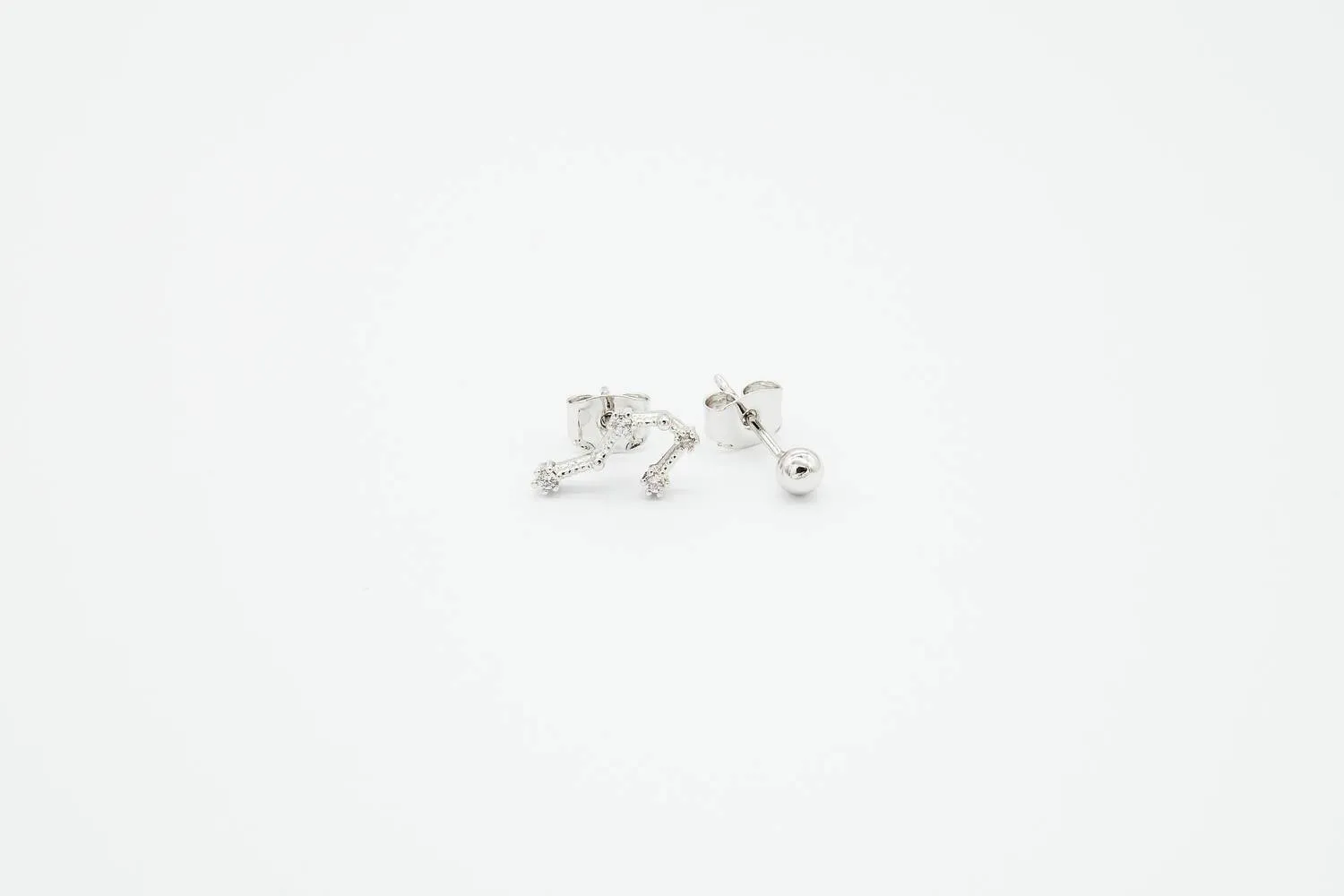 Taurus Earrings Apr 20. - May 20.
